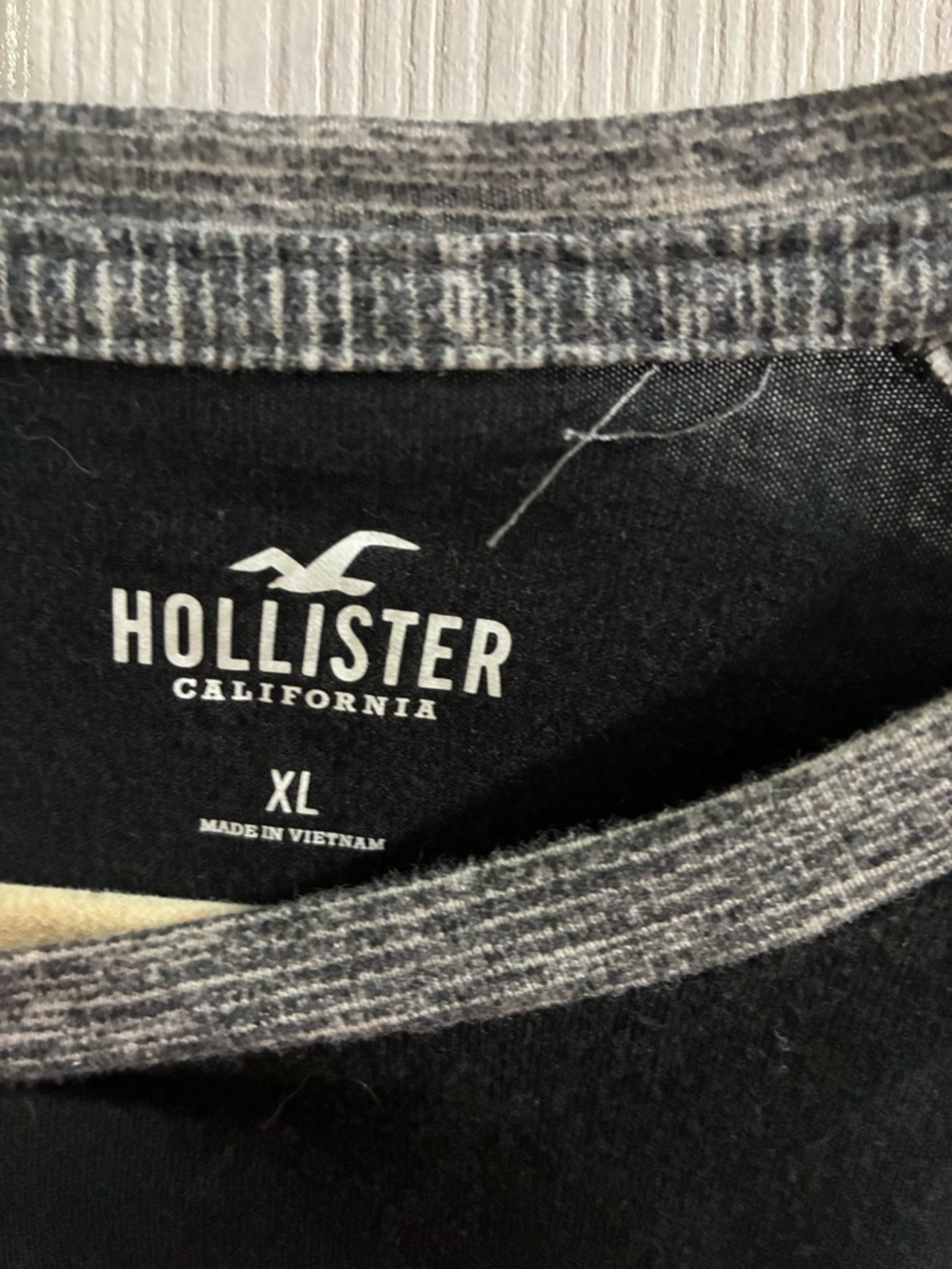 Hollister Men’s XL Black Shirt - Picture 2 of 4